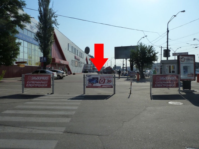 Сітілайт 1.8x0.9,  Московский пр-т, 23, на парковке ТЦ "Городок"