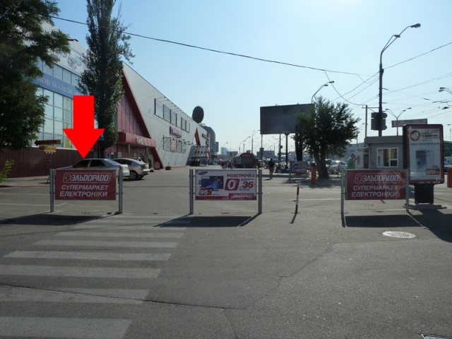 Сітілайт 1.8x0.9,  Московский пр-т, 23, на парковке ТЦ "Городок"