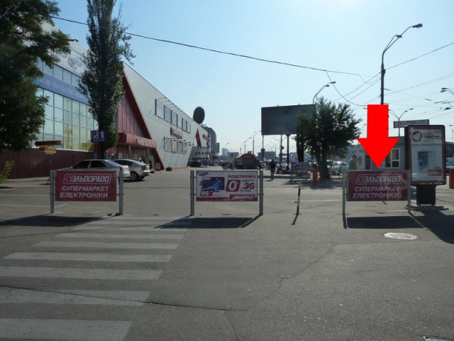 Сітілайт 1.8x0.9,  Московский пр-т, 23, на парковке ТЦ "Городок"