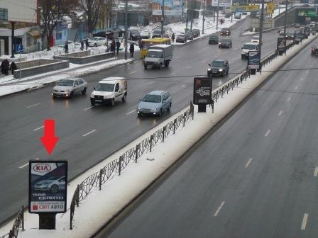Сітілайт 1.2x1.8,  Московский пр-т, на разделительной полосе