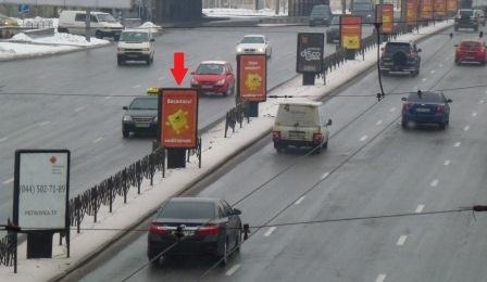 Сітілайт 1.2x1.8,  Московский пр-т, на разделительной полосе